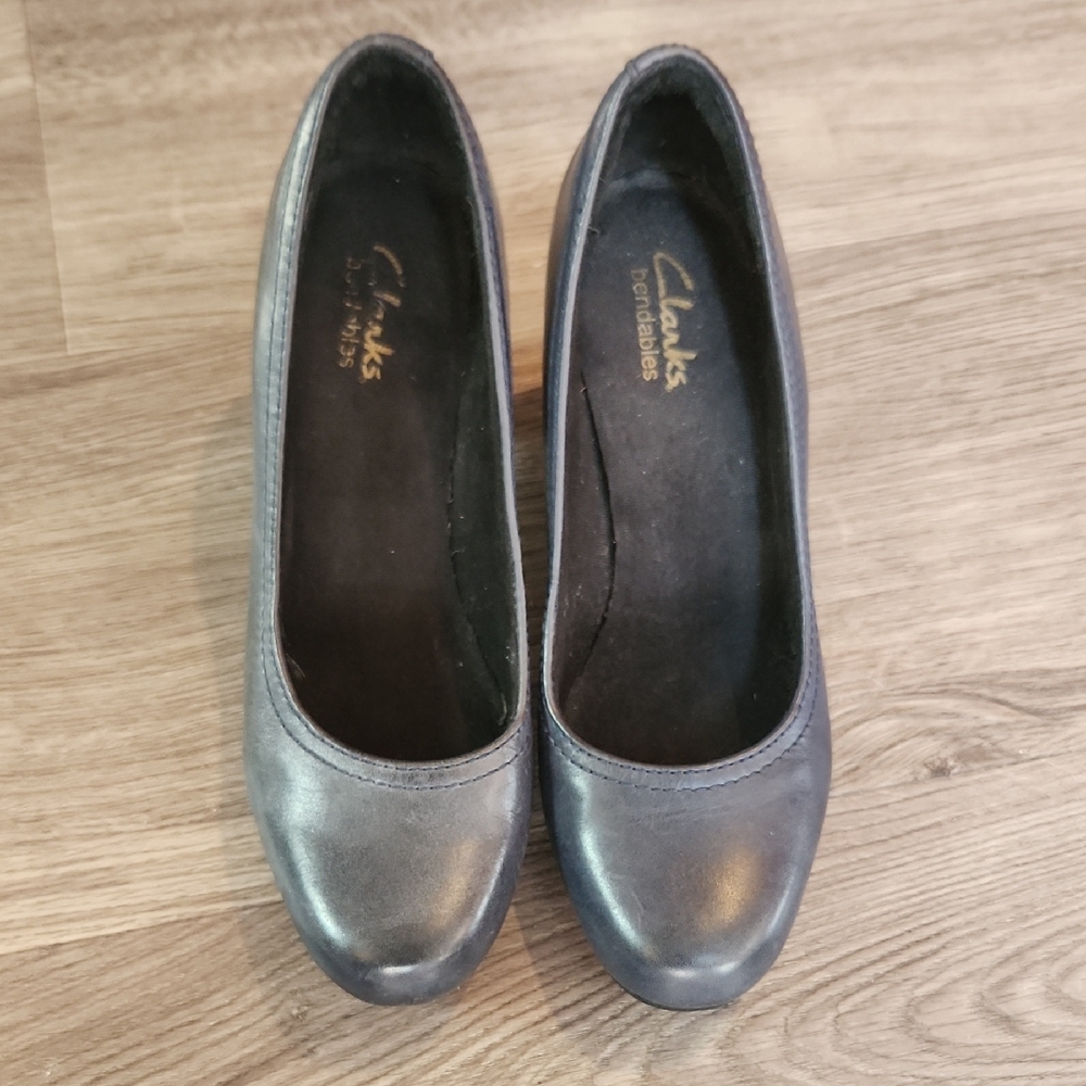 Clarks Women's Navy Pumps